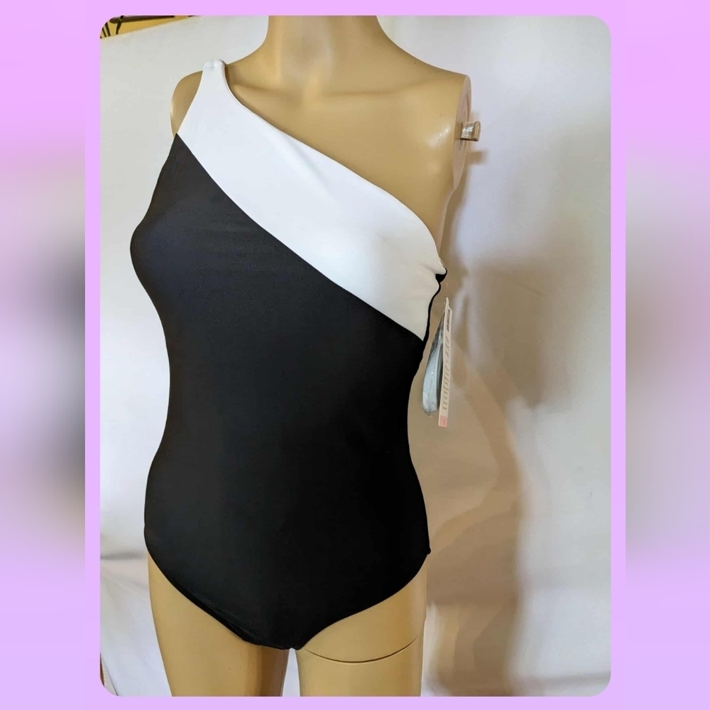 Nwt Black and White One-Shoulder Swimsuit - Picture 4 of 7